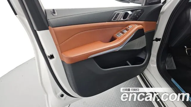 BMW X7 — Фото автомобиля 24