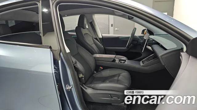Tesla Model Y — Фото автомобиля 12