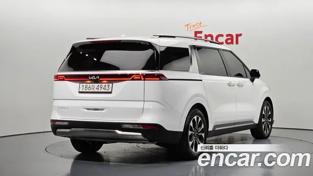 Kia Carnival Generation 4 — Фото автомобиля 2