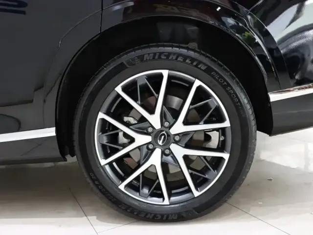 GAC Trumpchi GS8 — Фото автомобиля 21