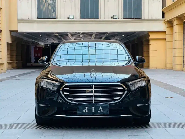 Mercedes-Benz E-Class — Фото автомобиля 2