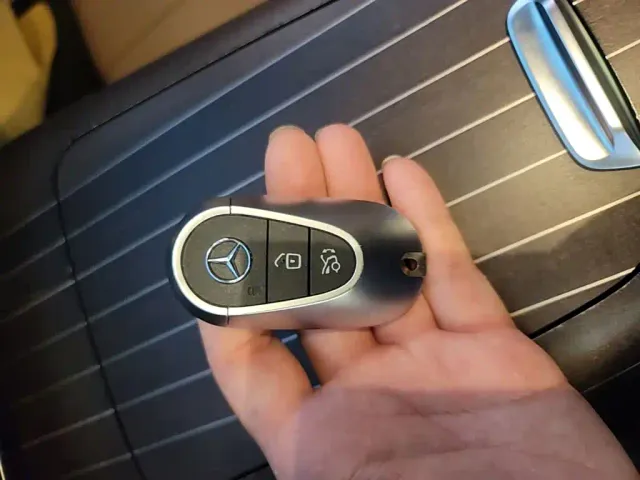 Mercedes-Benz E-Class — Фото автомобиля 8