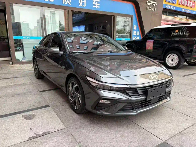 Hyundai Elantra — Фото автомобиля 2