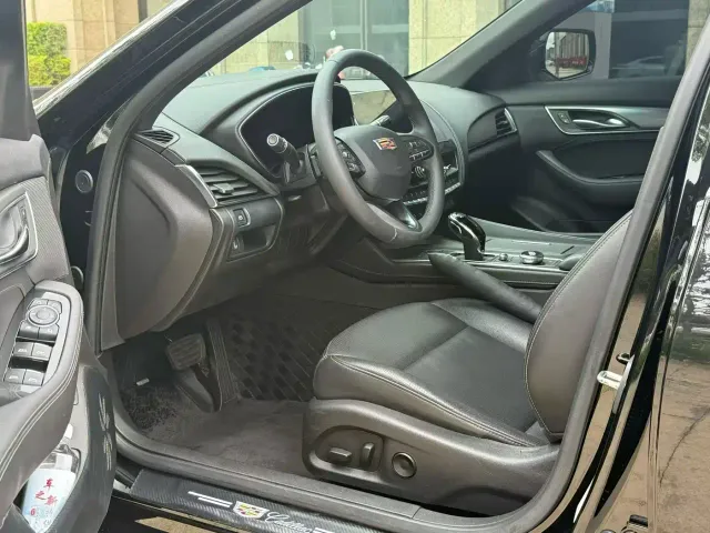 Cadillac CT5 — Фото автомобиля 7