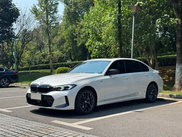 Фотография автомобиля — BMW 3 Series