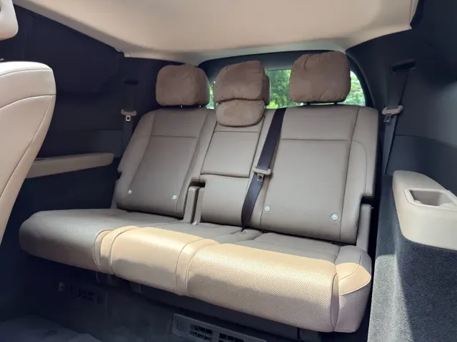 Li Auto MEGA — Фото автомобиля 27