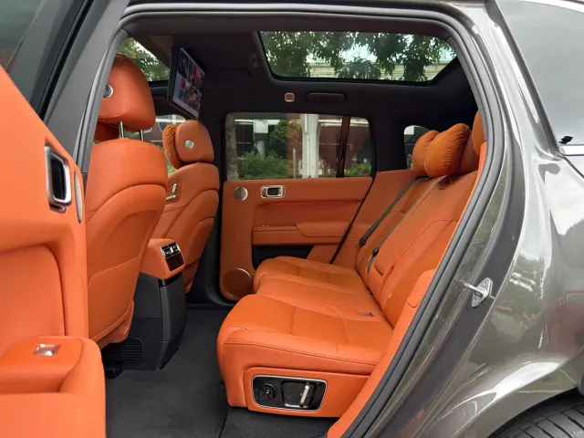 Li Auto L7 — Фото автомобиля 18