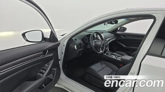 Honda Accord Accord 10 поколение 1.5 Turbo — Фото автомобиля 9