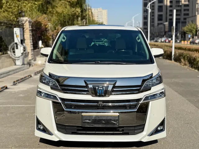 Toyota Vellfire — Фото автомобиля 2