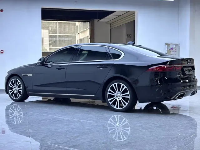 Jaguar XFL — Фото автомобиля 16
