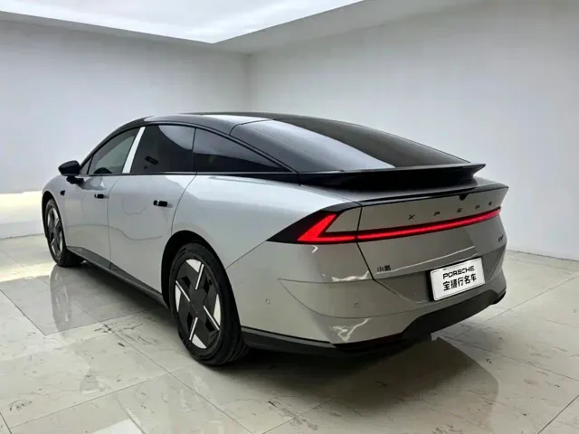 Xpeng P7+ — Фото автомобиля 4