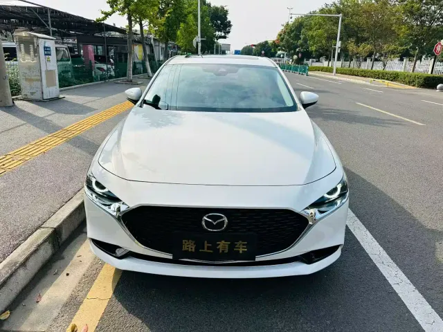 Mazda Axela — Фото автомобиля 2