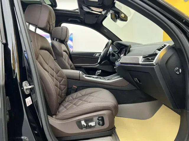 BMW BMW X5 2022 Facelift xDrive 40Li M Sport Package — Фото автомобиля 22