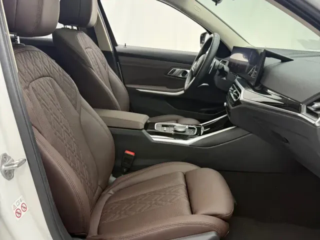 BMW 3 Series — Фото автомобиля 12