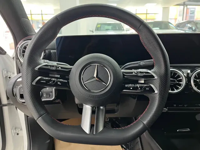 Mercedes-Benz A-Class — Фото автомобиля 6