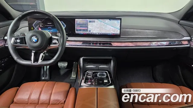 BMW 7 Series G70 — Фото автомобиля 7