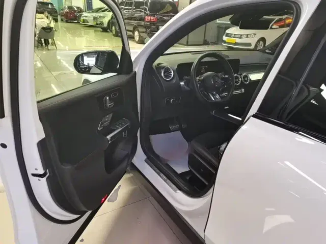 Mercedes-Benz GLB AMG — Фото автомобиля 15