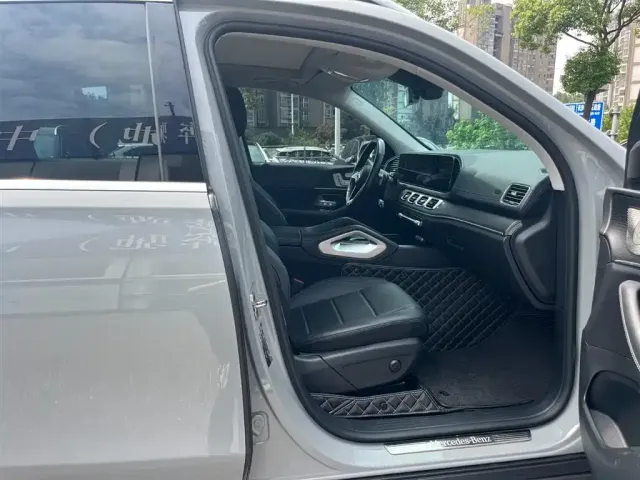Mercedes-Benz GLE-Class — Фото автомобиля 12