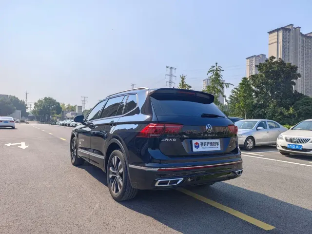 Volkswagen Tiguan L — Фото автомобиля 3