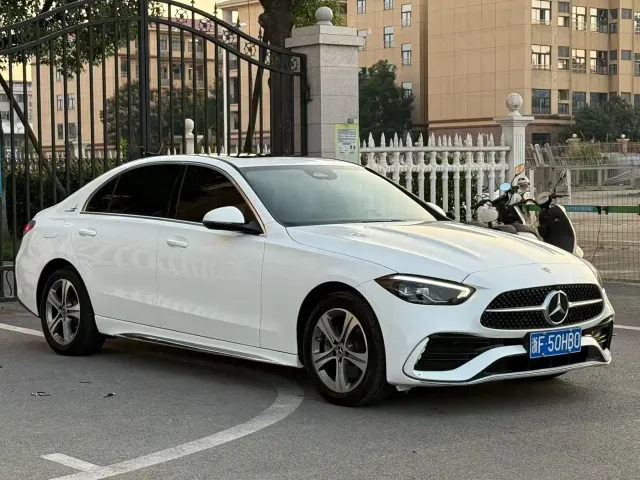 Mercedes-Benz C-Class — Фото автомобиля 3