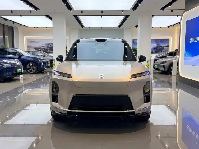 Nio ES8 — Фото автомобиля 2