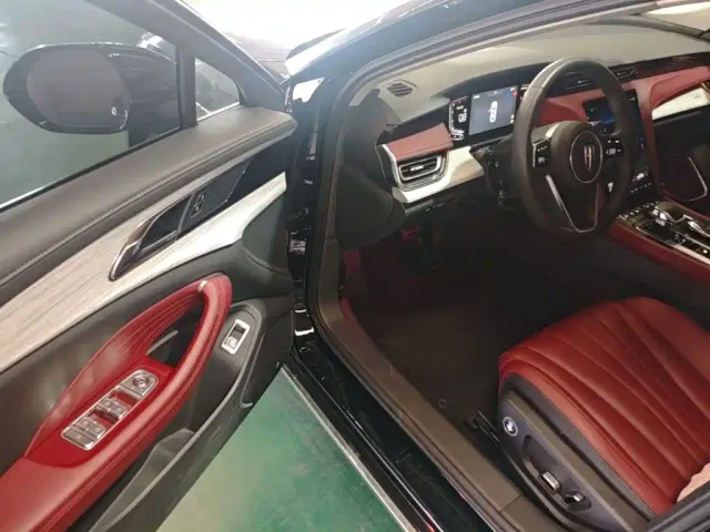 Hongqi H5 — Фото автомобиля 15