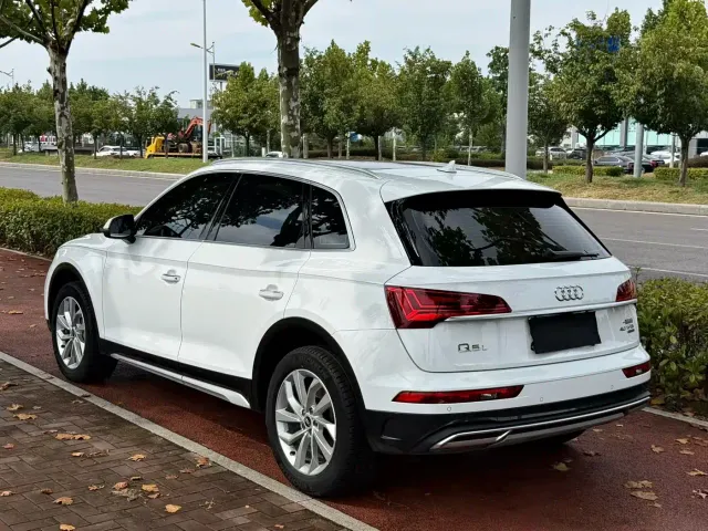 Audi Q5L — Фото автомобиля 3