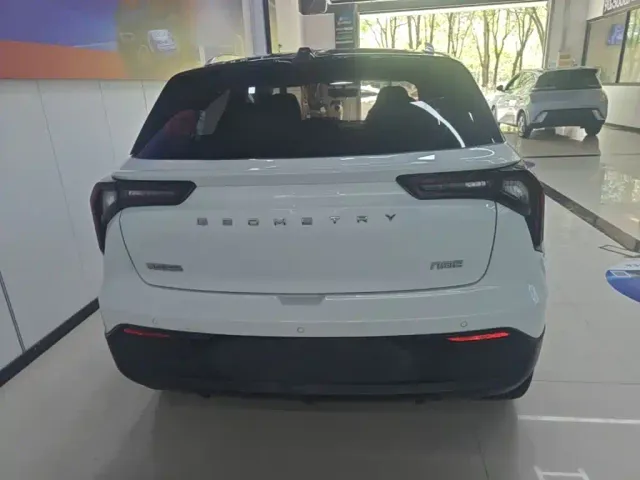 Geely Geometry E Firefly — Фото автомобиля 3