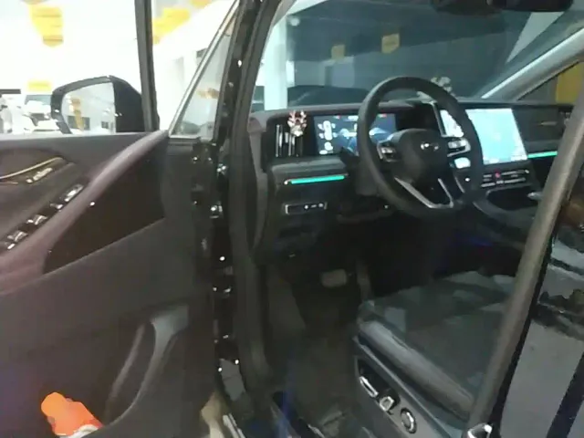 GAC Trumpchi M8 — Фото автомобиля 15