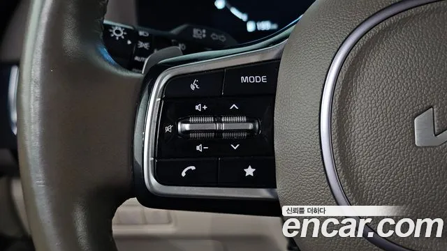 Kia Carnival Generation 4 — Фото автомобиля 30