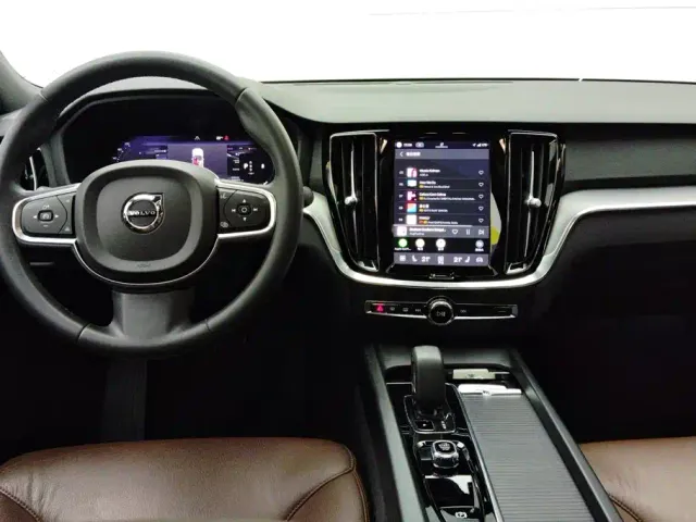 Volvo S60 — Фото автомобиля 12