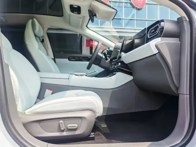 Leapmotor C01 — Фото автомобиля 6