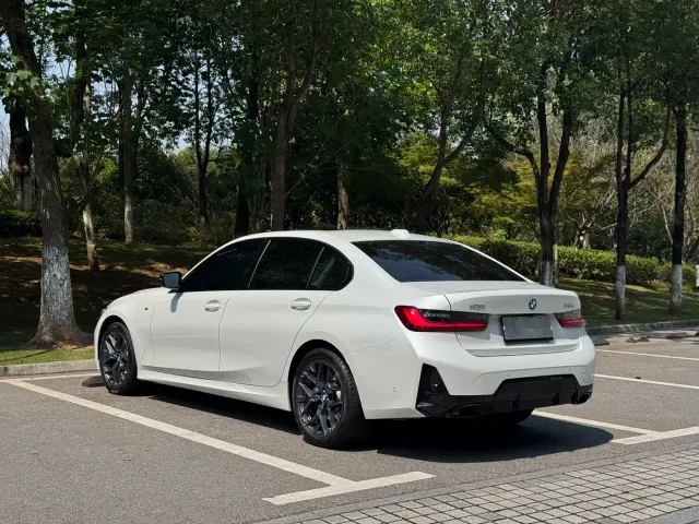 BMW 3 Series — Фото автомобиля 9