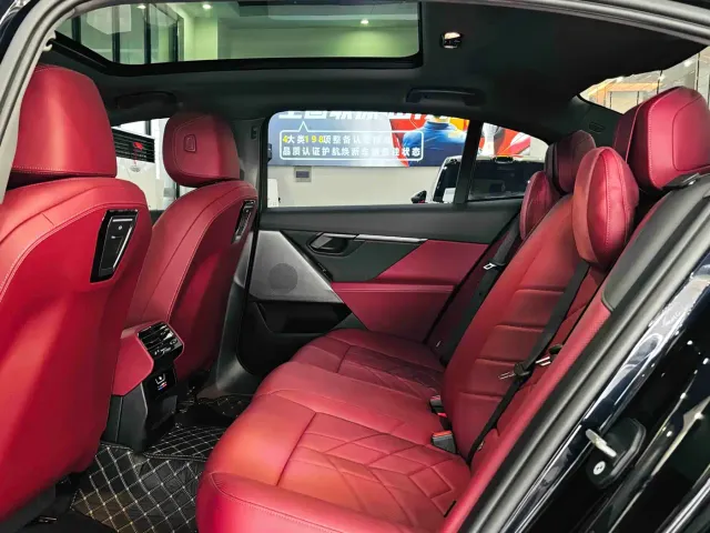 BMW 5 Series — Фото автомобиля 24