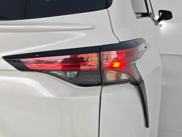Toyota Granvia — Фото автомобиля 16