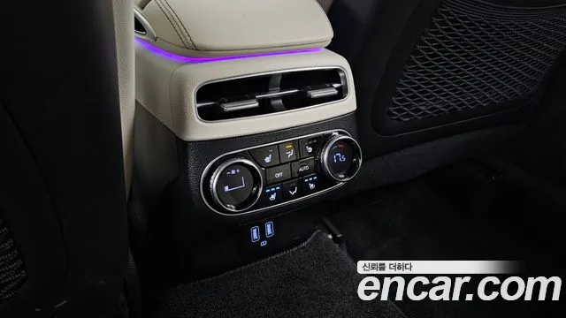 Genesis GV70 — Фото автомобиля 24