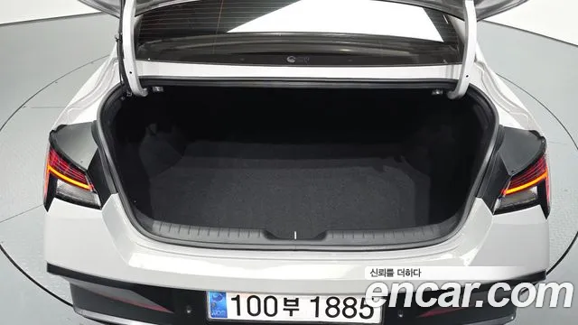 Hyundai AVANTE Новый Avante (CN7) — Фото автомобиля 20