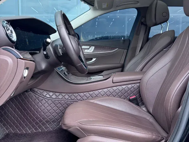 Mercedes-Benz E-Class — Фото автомобиля 9