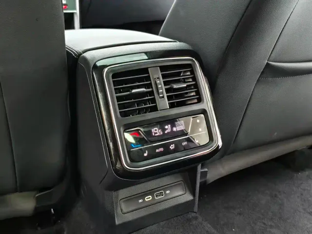 Volkswagen Passat — Фото автомобиля 17