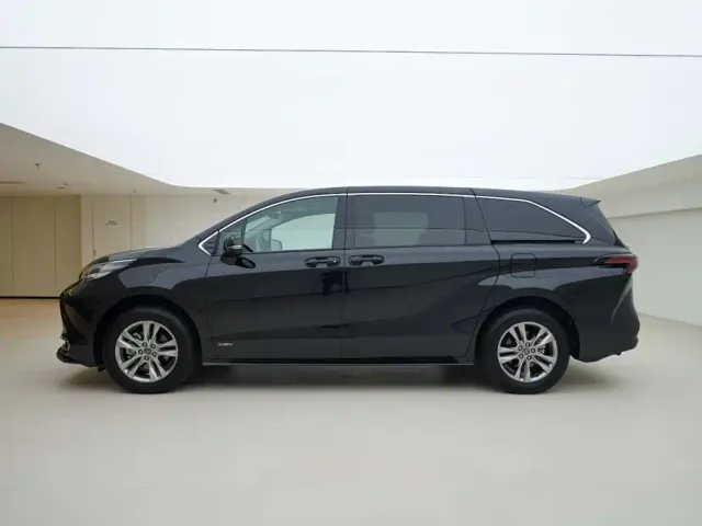 Toyota Sienna — Фото автомобиля 2