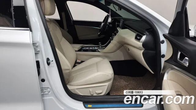 Genesis G70 Новый G70 Бензин 2.5T 2WD — Фото автомобиля 11