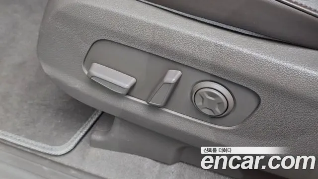Kia Carnival Generation 4 — Фото автомобиля 24
