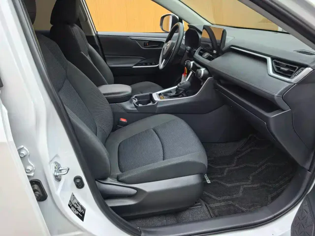 Toyota RAV4 — Фото автомобиля 7