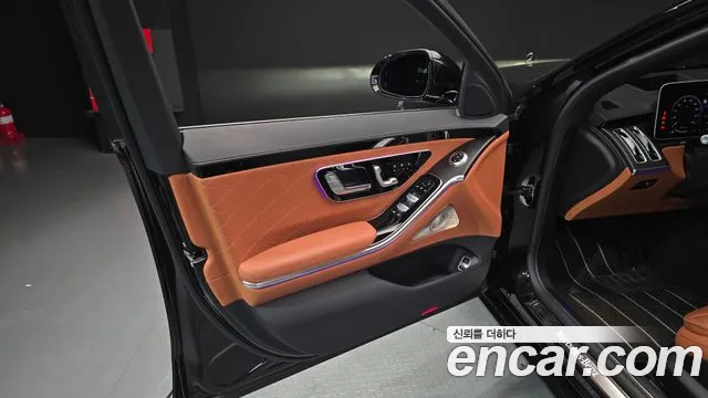 Mercedes-Benz S-Class — Фото автомобиля 20
