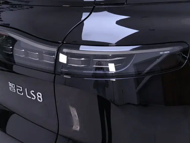 IM Motors LS8 — Фото автомобиля 9
