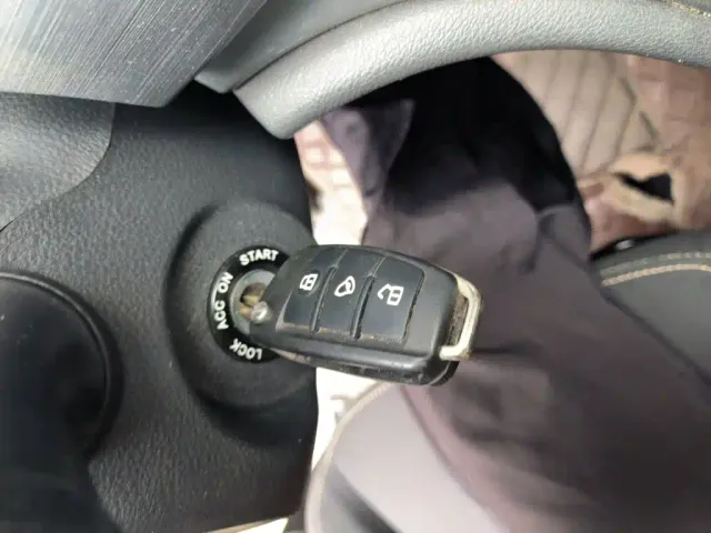 JAC Refine M3 — Фото автомобиля 11