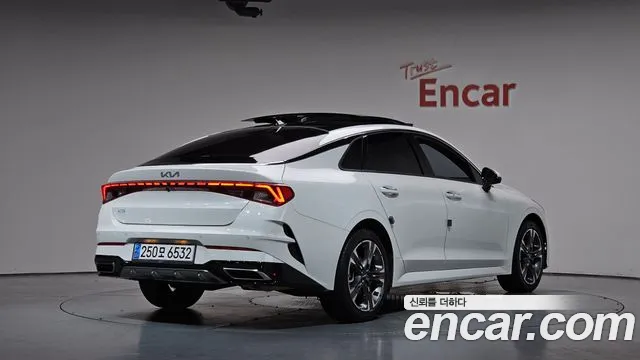 Фотография автомобиля — Kia K5 Generation 3