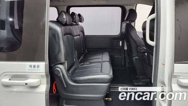 Hyundai Staria Staria L3.5 Инвалидная коляска Подъёмник/Slope — Фото автомобиля 10