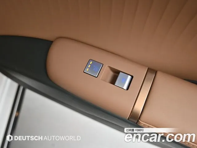 Hyundai Grandeur Grandeur (GN7) 2.5 Бензин 2WD — Фото автомобиля 16