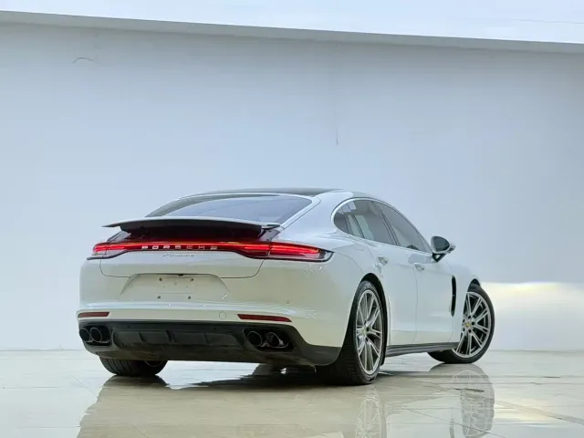 Porsche Panamera — Фото автомобиля 9